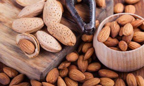 ¿En qué casos puede ser perjudicial comer almendras?
